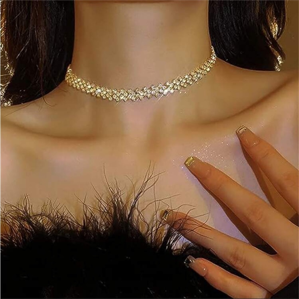 Gold rhinestone necklace - Picture 3 of 4